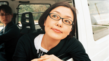 幅広い世代が支持！「かもめ食堂」でも人気の小林聡美さんの作品と魅力♪