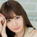 小嶋陽菜が遂に卒業！写真集やインスタは人気があるの？彼氏や腹、今後は？
